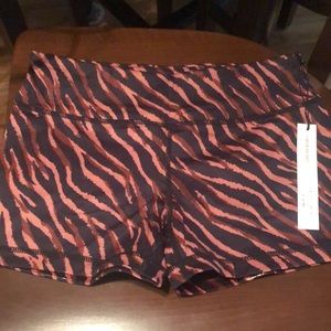 I AM BECOMING 3-inch no-ride shorts black with brown tiger stripes